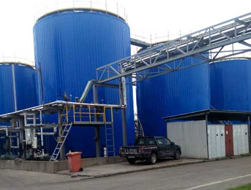 常州聚脲喷涂机 防腐施工可以选择什么型号?(图2) 聚脲喷涂设备地埋油罐防腐施工案例