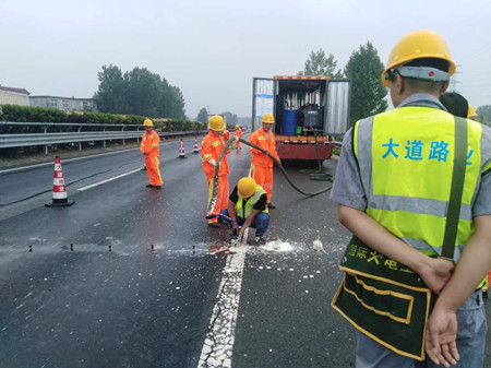 路基修复高聚物注浆-浇注聚氨酯(图1)